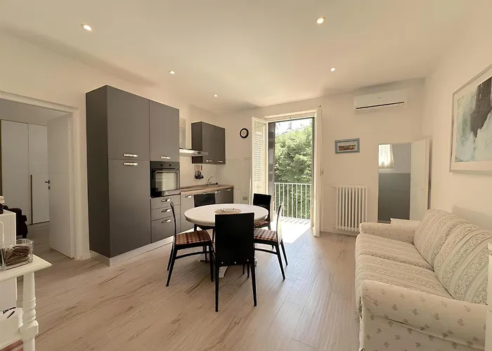 Suite Borgo Verde-5 Minutes From The Station